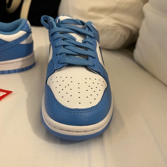 University blue Nike dunks - Picture 3 of 16